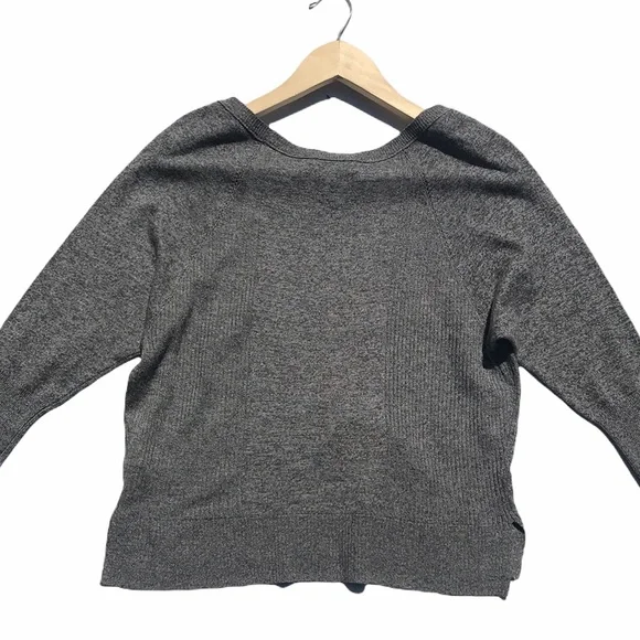 3/$25🍾🍾American Eagle Light Weight Gray 3/4 Sleeve Sweater - Picture 8 of 8